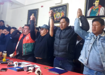 Dirigencia del transporte de La Paz y El Alto. Foto: ERBOL