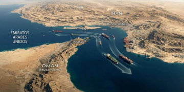 El bloqueo impuesto por Irán en el estrecho de Ormuz redujo un 97% el tránsito de buques y disparó el petróleo Brent a 110-111 dólares por barril