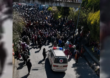 Bloqueadores no permiten y apedrean a ambulancia en la Ceja de El Alto