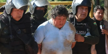 La toma ilegal fue controlada por la Policía Boliviana que usó un contingente para recuperar la institución. Foto: EFE
