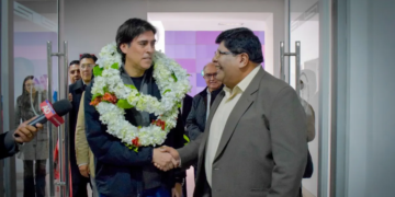 El ministro Mauricio Zamora y el alcalde  de El Alto Eliser Roca