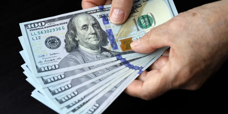 Deuda externa de Bolivia rompe otro récord y el país ya paga más de lo que recibe